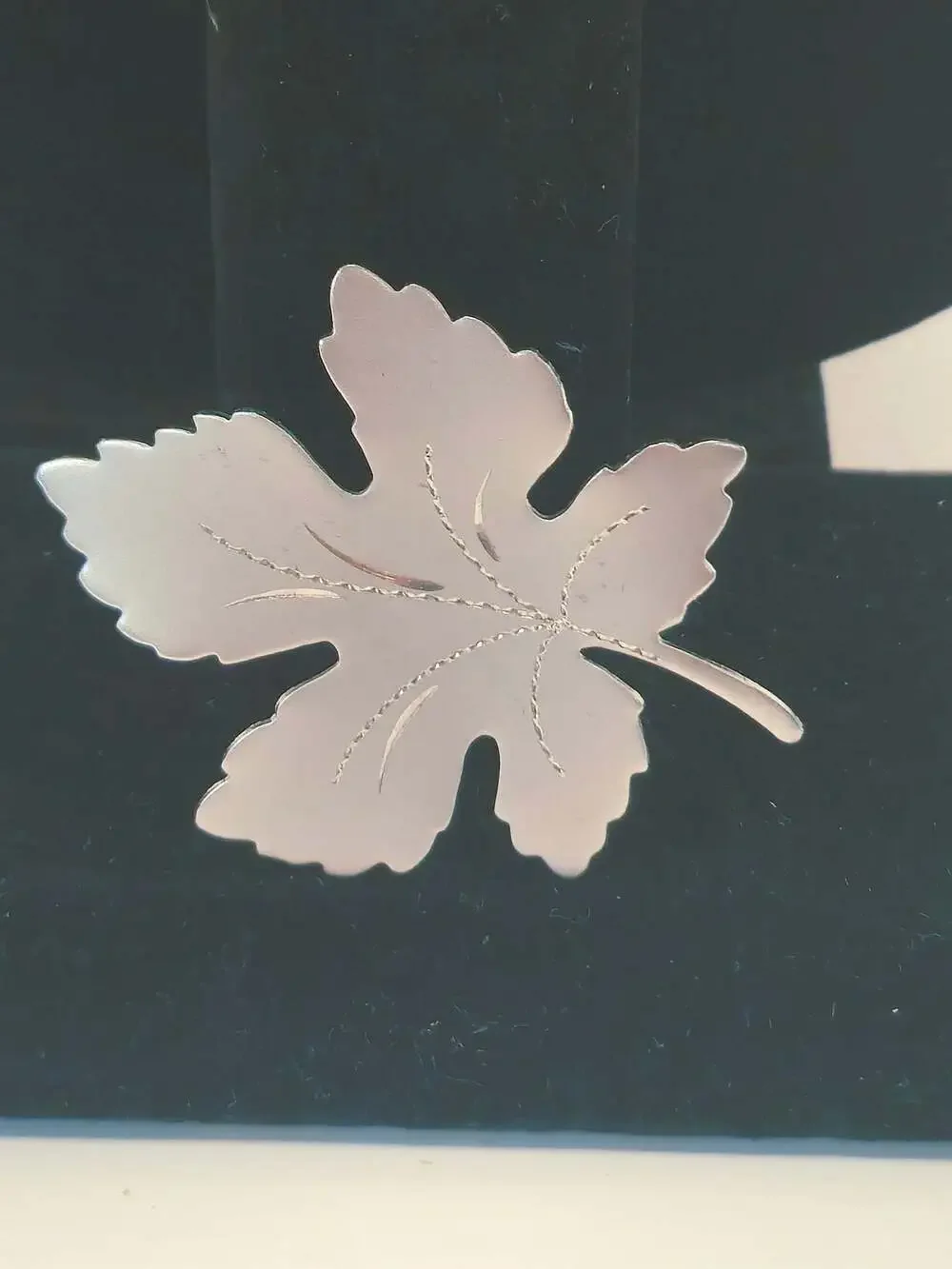 Vintage Silvertone Etched Maple Leaf Brooch Pin